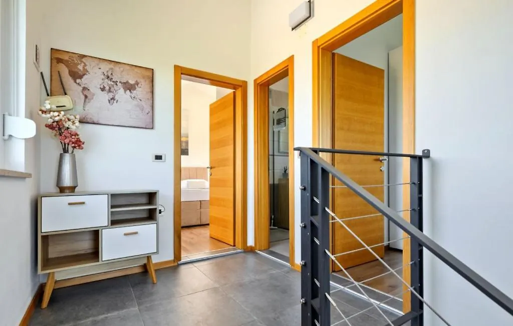 Modern Villa Zara With Pool In Visnjan Radossi