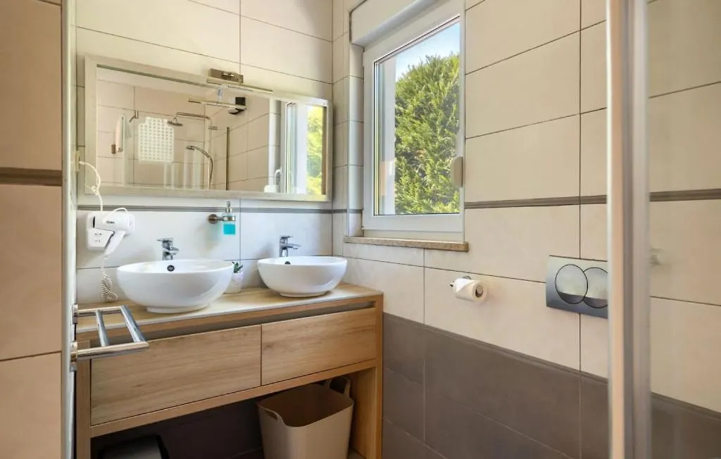 Modern Villa Zara With Pool In Visnjan Radossi