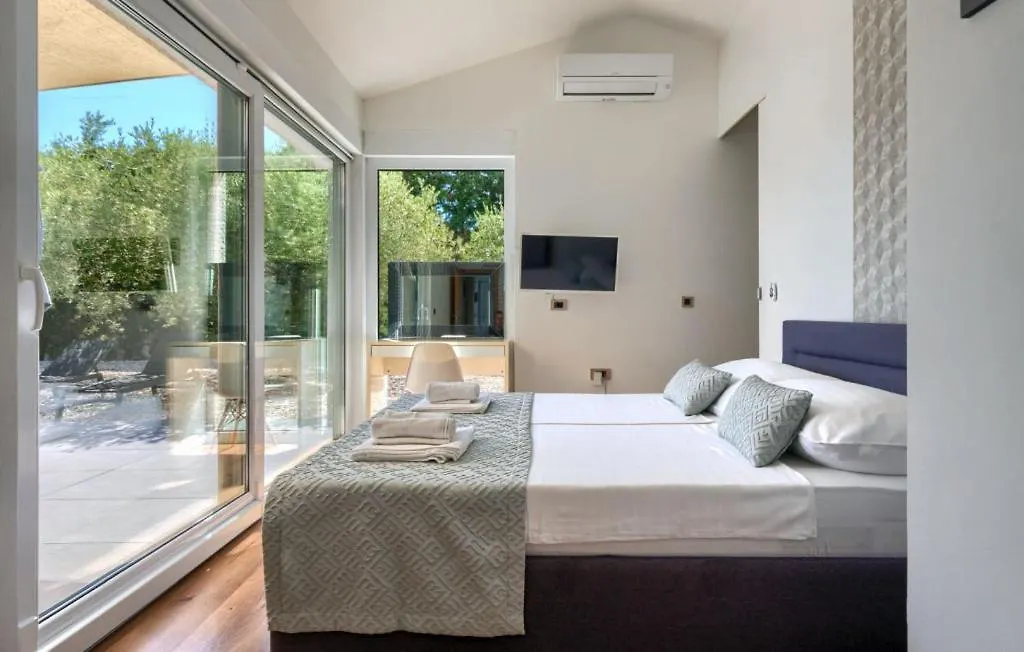 Modern Villa Zara With Pool In Visnjan Radossi