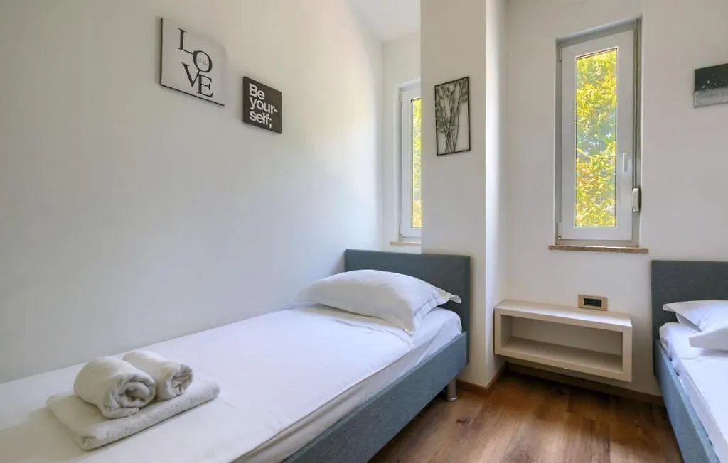 Modern Villa Zara With Pool In Visnjan Radossi
