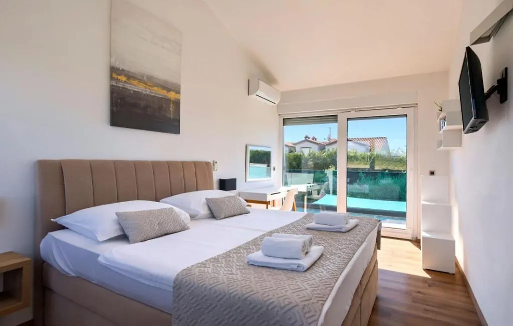 Modern Villa Zara With Pool In Visnjan Radossi