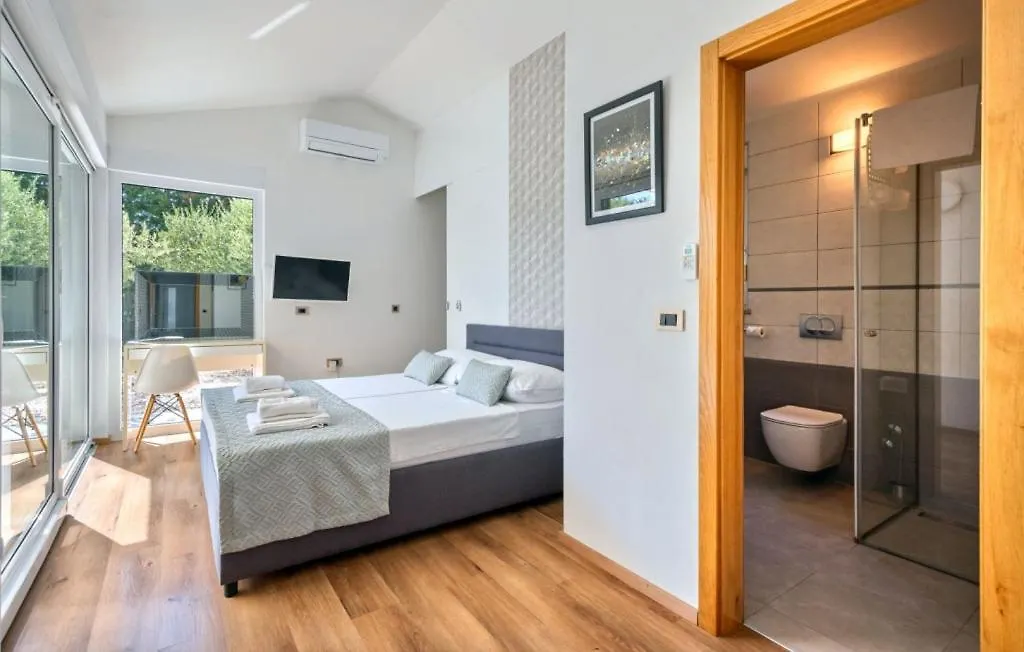 Modern Villa Zara With Pool In Visnjan Radossi